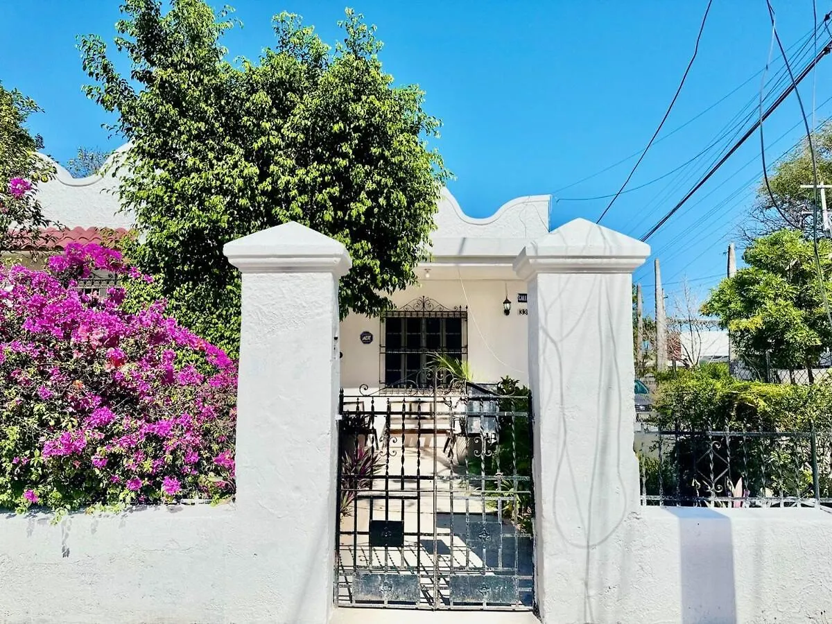 Casa Zapata, Merida, Yucatan A 1 Min Paseo Montejo Consulado Americano Mexico