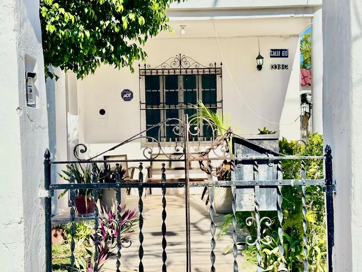 Casa Zapata, Merida, Yucatan A 1 Min Paseo Montejo Consulado Americano 0*,