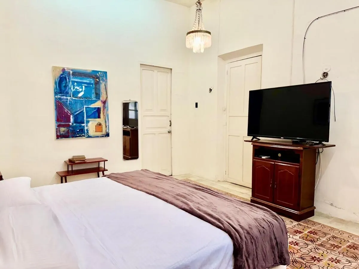 Casa Zapata, Merida, Yucatan A 1 Min Paseo Montejo Consulado Americano Feriehus